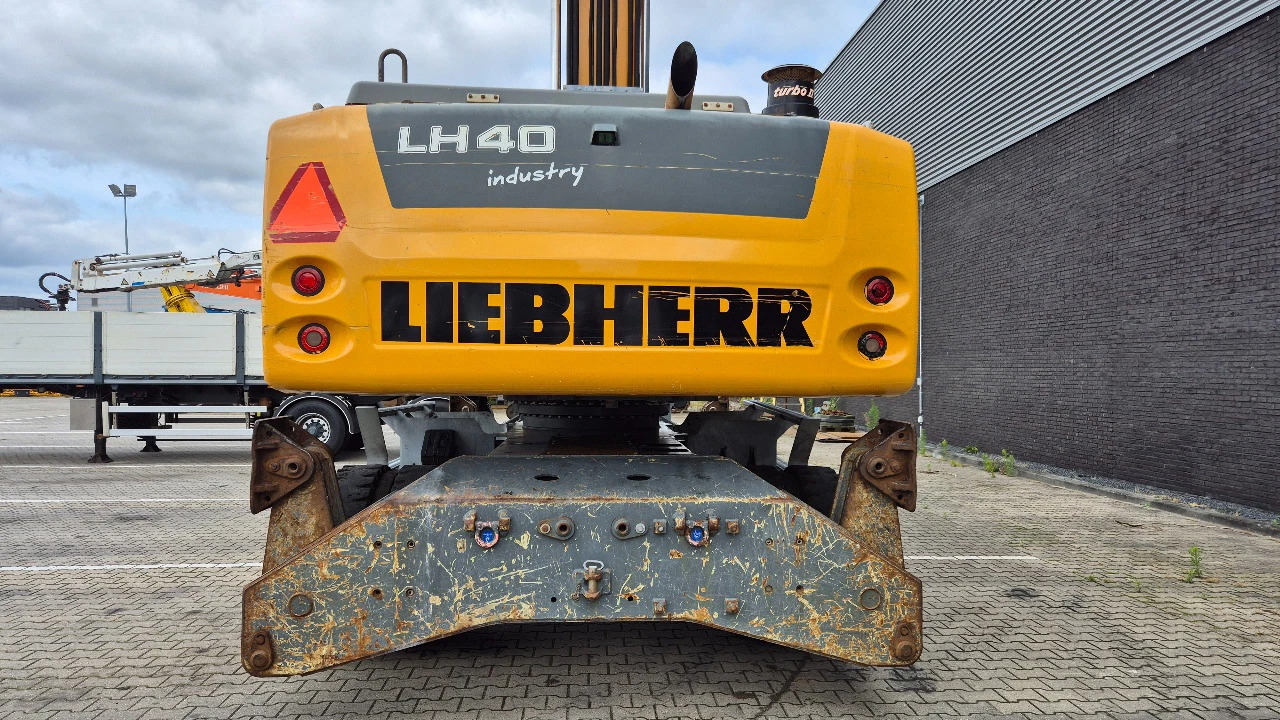 LIEBHERR LH40M - Hulladék kotró: 5 kép. LIEBHERR LH40M - Hulladék kotró: 5 kép.