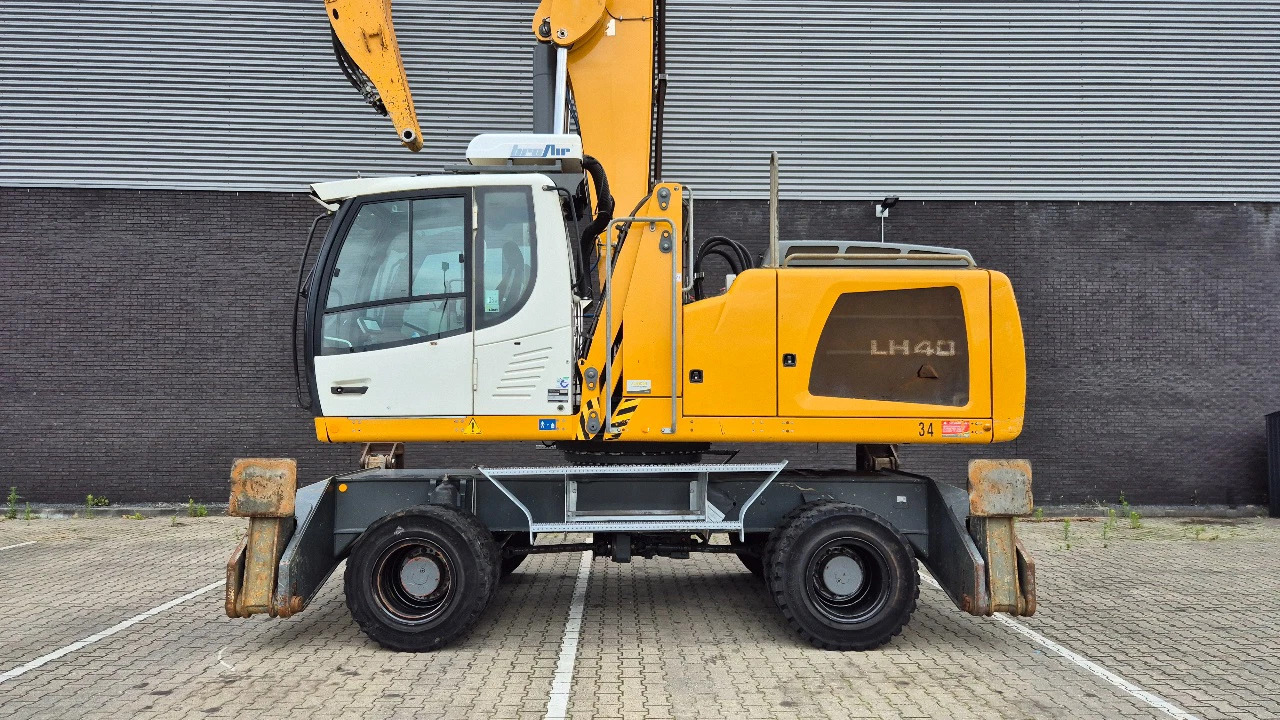LIEBHERR LH40M - Hulladék kotró: 4 kép. LIEBHERR LH40M - Hulladék kotró: 4 kép.