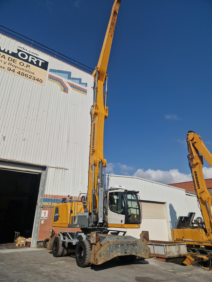 LIEBHERR LH40M - Hulladék kotró: 2 kép. LIEBHERR LH40M - Hulladék kotró: 2 kép.