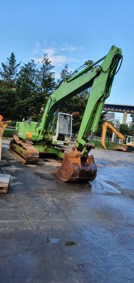 LIEBHERR R912LI - Lánctalpas kotró: 3 kép. LIEBHERR R912LI - Lánctalpas kotró: 3 kép.