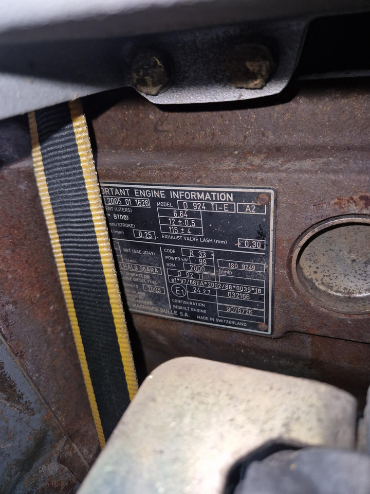 MOTOR LIEBHERR D924 TIE A2 - Motor - Építőipari gépek: 2 kép. MOTOR LIEBHERR D924 TIE A2 - Motor - Építőipari gépek: 2 kép.