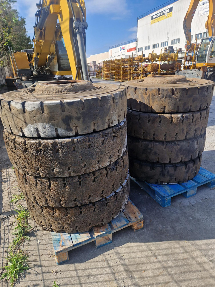 RUEDAS MACIZAS 12.00R20 - Komplett kerék - Építőipari gépek: 1 kép. RUEDAS MACIZAS 12.00R20 - Komplett kerék - Építőipari gépek: 1 kép.