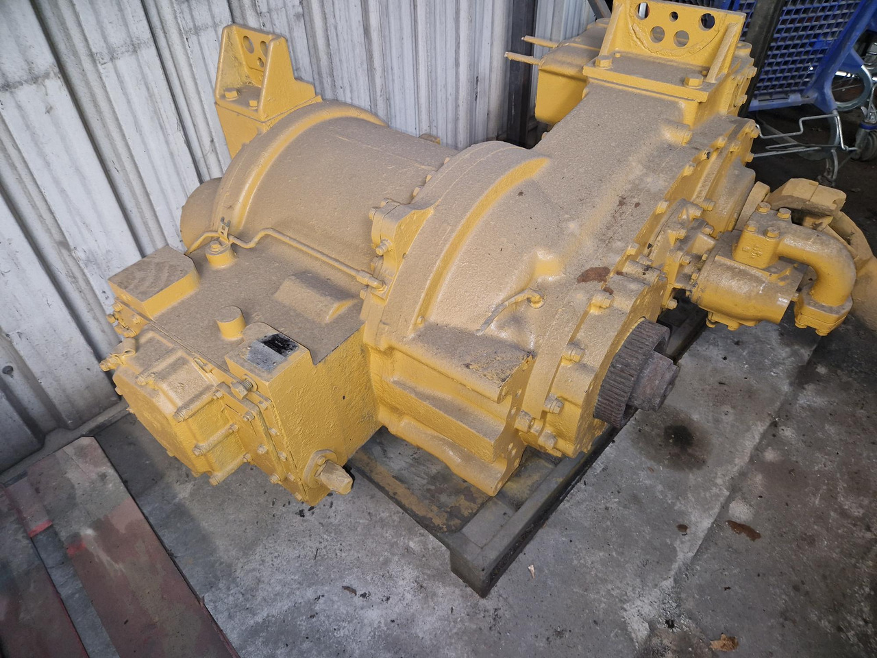 TRANSMISION CAT 6Y-6719 (988F) - Erőátvitel - Építőipari gépek: 3 kép. TRANSMISION CAT 6Y-6719 (988F) - Erőátvitel - Építőipari gépek: 3 kép.