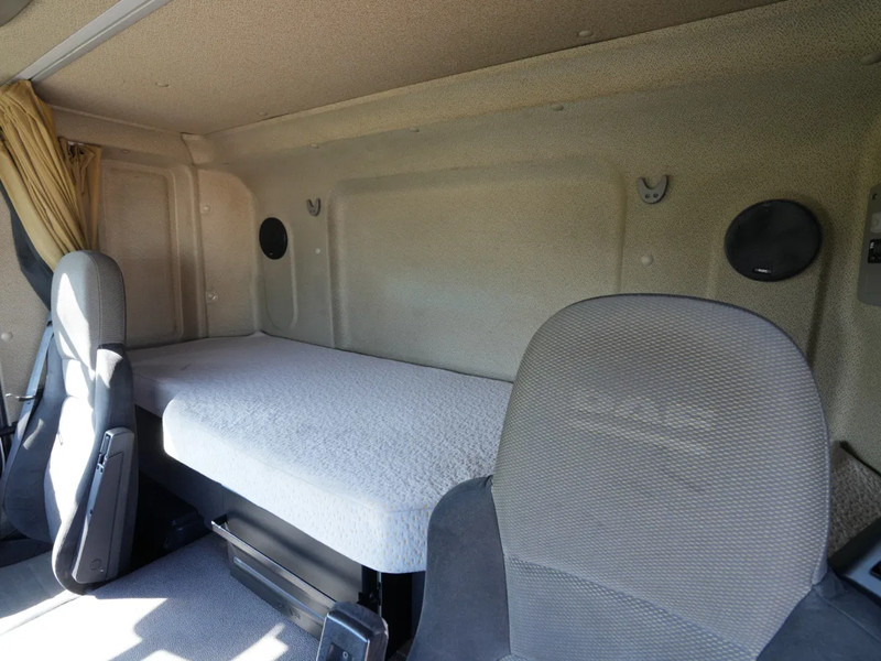 Darus autó DAF CF 85 FAN Kraanwagen met bak, 47 t. HMF kraan: 18 kép. Darus autó DAF CF 85 FAN Kraanwagen met bak, 47 t. HMF kraan: 18 kép.