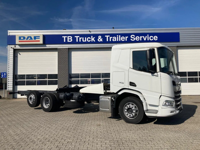 DAF XD 450 FAN CHASSIS SLEEPER CAB PTO STEERING LIFTAXLE 480WB - NEW - Alvaz teherautó: 4 kép. DAF XD 450 FAN CHASSIS SLEEPER CAB PTO STEERING LIFTAXLE 480WB - NEW - Alvaz teherautó: 4 kép.