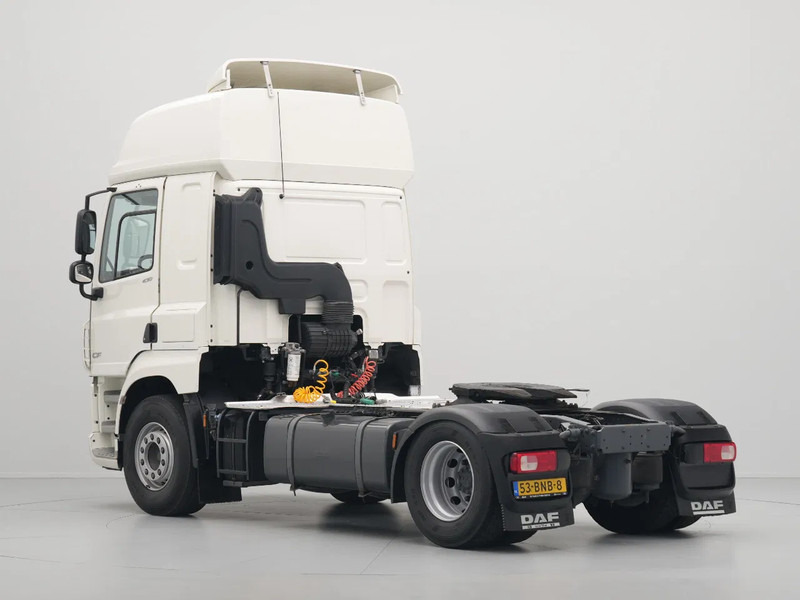 DAF CF 430 FT, New Tacho, Passagier Rempedaal/Lesauto - Nyergesvontató: 3 kép. DAF CF 430 FT, New Tacho, Passagier Rempedaal/Lesauto - Nyergesvontató: 3 kép.