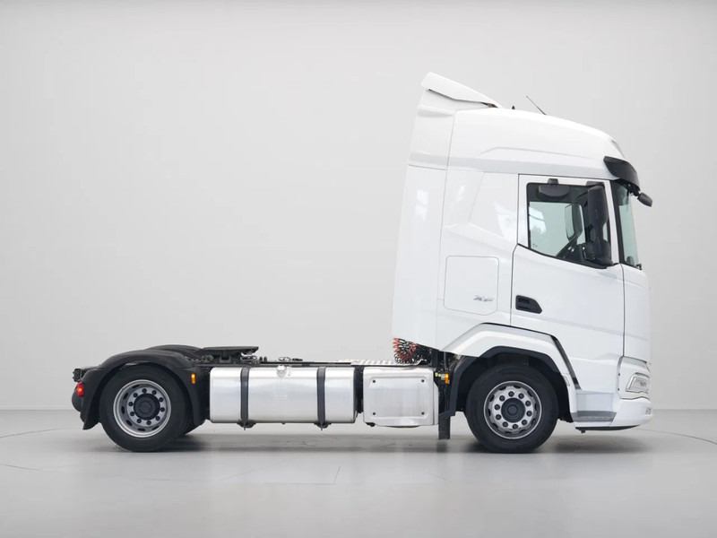DAF XF 480 FT NGD, Lowdeck 2x Tanks - Nyergesvontató: 5 kép. DAF XF 480 FT NGD, Lowdeck 2x Tanks - Nyergesvontató: 5 kép.