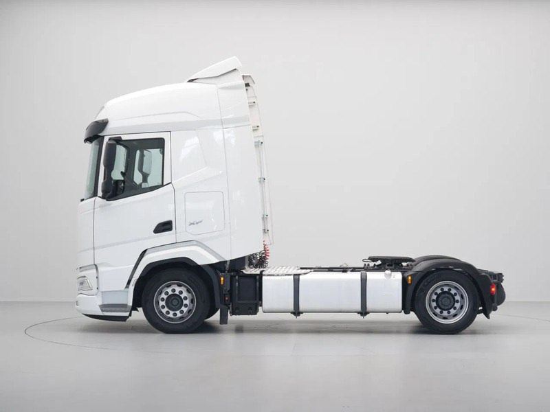 DAF XF 480 FT NGD, Lowdeck 2x Tanks - Nyergesvontató: 2 kép. DAF XF 480 FT NGD, Lowdeck 2x Tanks - Nyergesvontató: 2 kép.