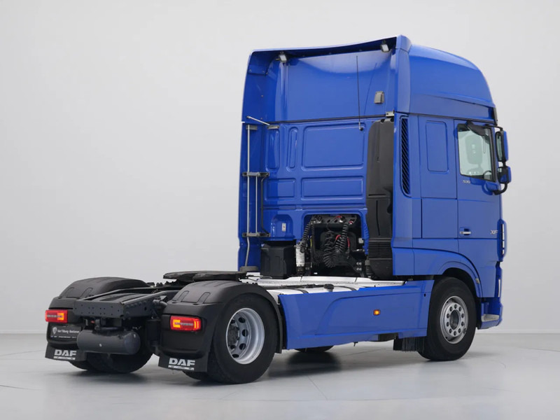 DAF XF 530 FT, Manual Gearbox, Retarder, StandAirco - Nyergesvontató: 4 kép. DAF XF 530 FT, Manual Gearbox, Retarder, StandAirco - Nyergesvontató: 4 kép.