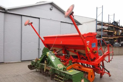 Agregat uprawowo-siewny Kuhn KE303 i INTEGRA 3000 2009 Agrebat uprawowo siewny, brona aktywna AMAZONE i KUHN - Kombinált vetőgép: 2 kép. Agregat uprawowo-siewny Kuhn KE303 i INTEGRA 3000 2009 Agrebat uprawowo siewny, brona aktywna AMAZONE i KUHN - Kombinált vetőgép: 2 kép.