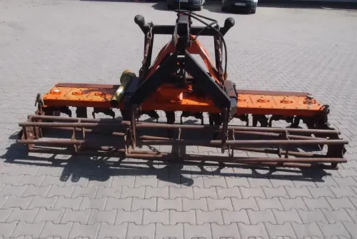 Agregat uprawowy brona aktywna Maschio 300 1998 - Forgóborona: 3 kép. Agregat uprawowy brona aktywna Maschio 300 1998 - Forgóborona: 3 kép.