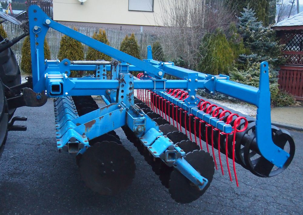 Brona talerzowa Rabe Werk RABE WERK Fielo biro 3000 2006 Brona talerzowa RABE - Tárcsás borona: 4 kép. Brona talerzowa Rabe Werk RABE WERK Fielo biro 3000 2006 Brona talerzowa RABE - Tárcsás borona: 4 kép.