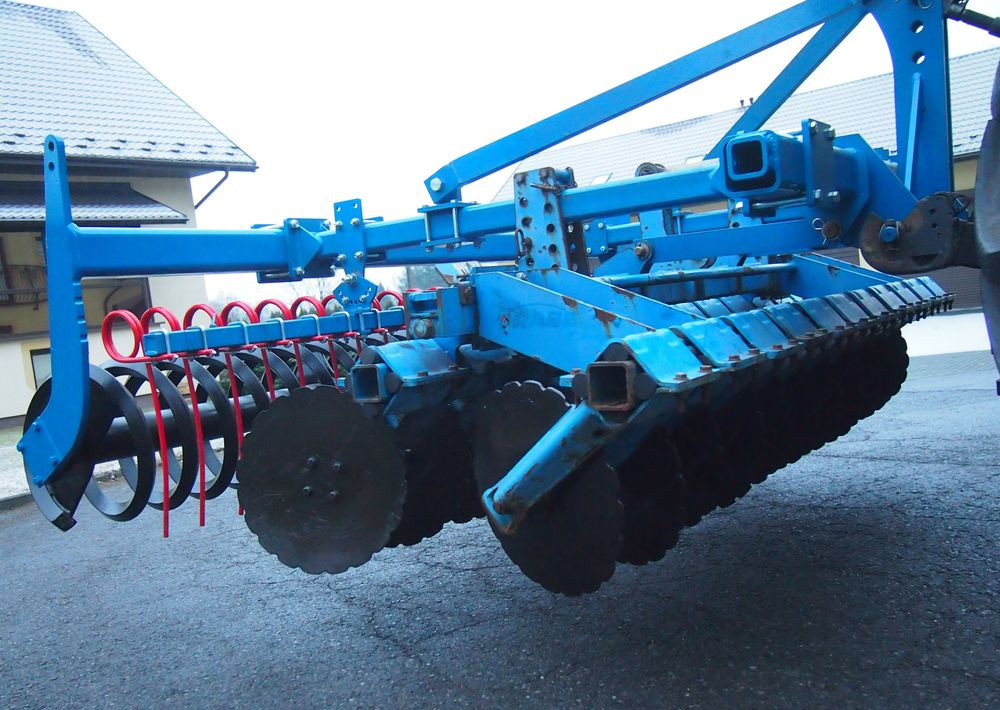 Brona talerzowa Rabe Werk RABE WERK Fielo biro 3000 2006 Brona talerzowa RABE - Tárcsás borona: 3 kép. Brona talerzowa Rabe Werk RABE WERK Fielo biro 3000 2006 Brona talerzowa RABE - Tárcsás borona: 3 kép.