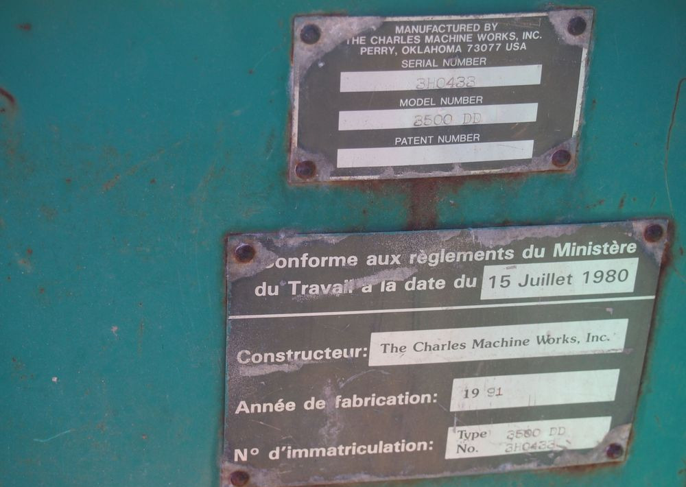 Ciągnik DITCH WITCH 3500DD 1991 DITCH WITCH 3500 DD - Árokásó: 5 kép. Ciągnik DITCH WITCH 3500DD 1991 DITCH WITCH 3500 DD - Árokásó: 5 kép.