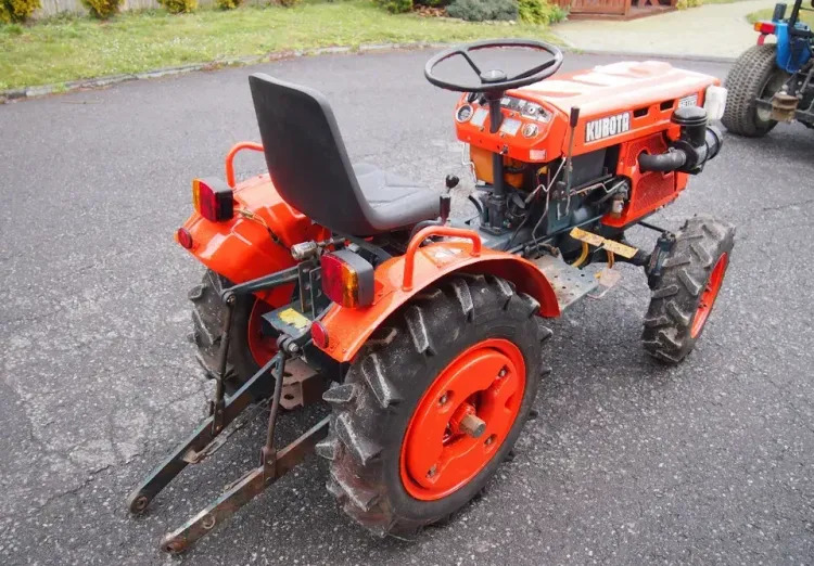 Ciągnik Kubota B6100 1995 4x4 - Traktor: 5 kép. Ciągnik Kubota B6100 1995 4x4 - Traktor: 5 kép.