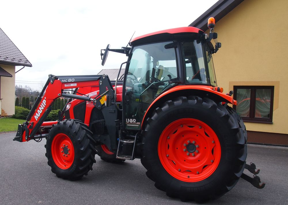 Ciągnik Kubota M5111 2019 Ciągnik rolniczy Kubota z ładowaczem czołowym TUR - Traktor: 5 kép. Ciągnik Kubota M5111 2019 Ciągnik rolniczy Kubota z ładowaczem czołowym TUR - Traktor: 5 kép.