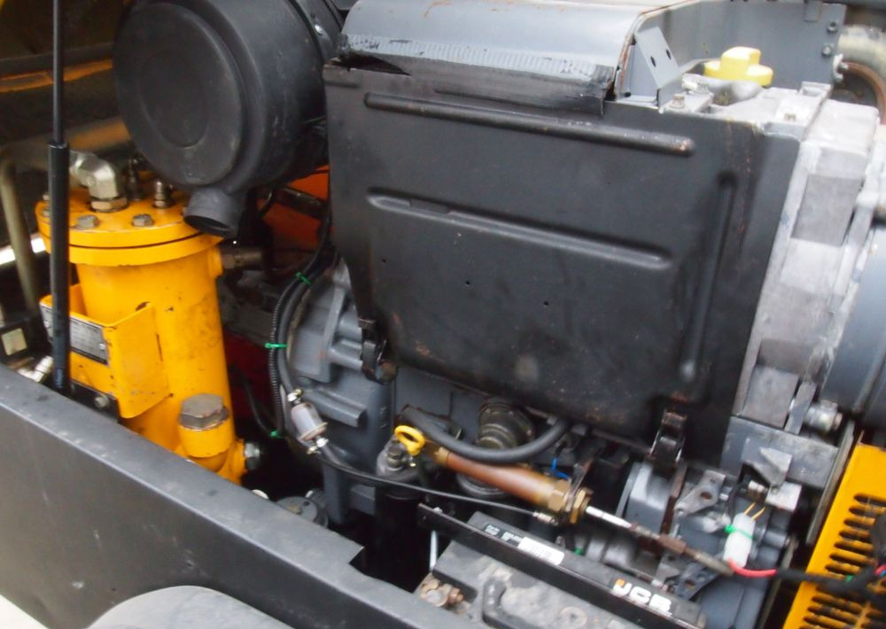 Kompresor Ingersoll Rand IR P130WD 2000 Kompresor Ingersoll Rand P130WD 30 kW - Légkompresszor: 5 kép. Kompresor Ingersoll Rand IR P130WD 2000 Kompresor Ingersoll Rand P130WD 30 kW - Légkompresszor: 5 kép.