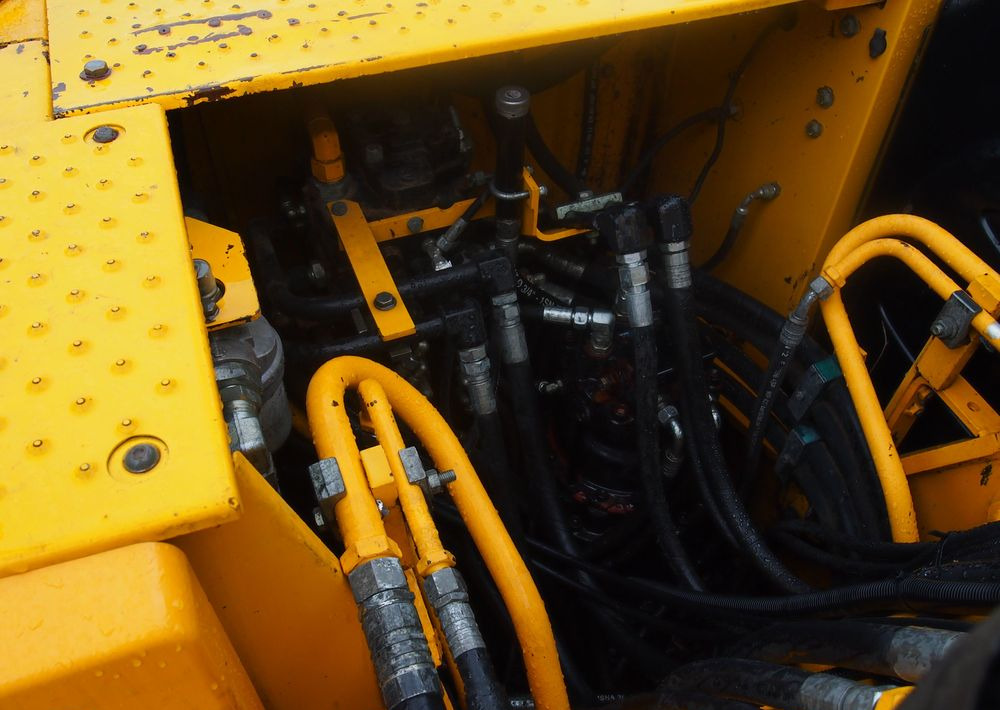 Koparka gąsienicowa JCB JS160LC 2011 - Lánctalpas kotró: 5 kép. Koparka gąsienicowa JCB JS160LC 2011 - Lánctalpas kotró: 5 kép.