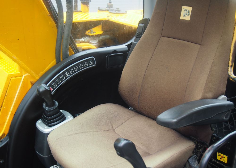 Lánctalpas kotró Koparka gąsienicowa JCB JS160LC 2011: 12 kép.