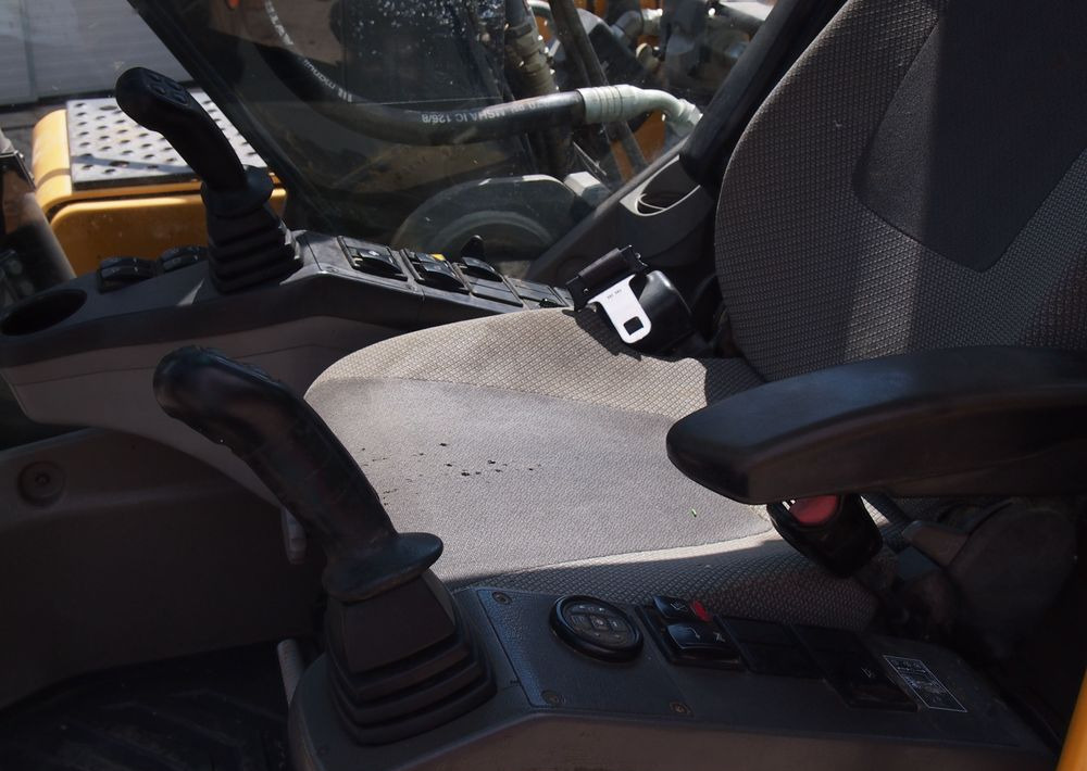 Koparka gąsienicowa Volvo EC180CL 2008 KOPARKA VOLVO - Lánctalpas kotró: 4 kép. Koparka gąsienicowa Volvo EC180CL 2008 KOPARKA VOLVO - Lánctalpas kotró: 4 kép.