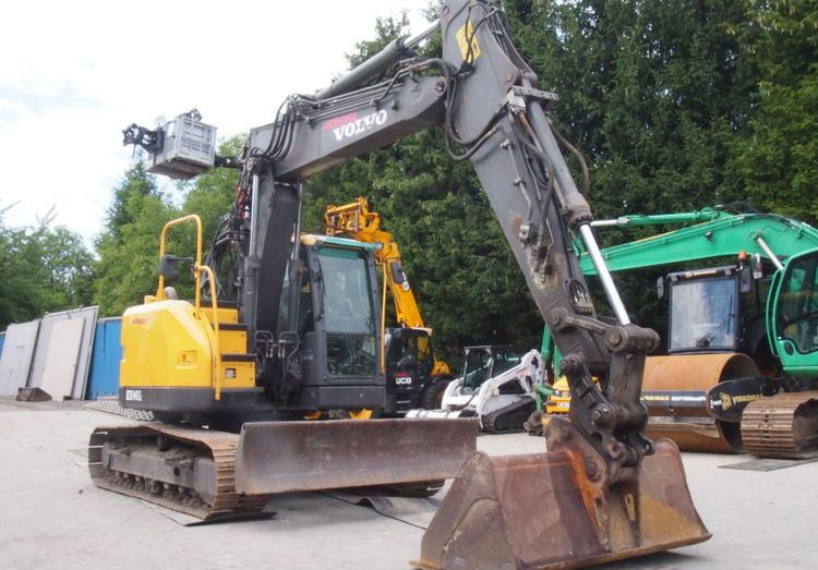 Koparka gąsienicowa Volvo ECR145D 2010 KOPARKA VOLVO - Lánctalpas kotró: 2 kép. Koparka gąsienicowa Volvo ECR145D 2010 KOPARKA VOLVO - Lánctalpas kotró: 2 kép.