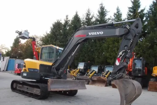Koparka gąsienicowa Volvo ECR88D 2015 Koparka Volvo - Lánctalpas kotró: 2 kép. Koparka gąsienicowa Volvo ECR88D 2015 Koparka Volvo - Lánctalpas kotró: 2 kép.