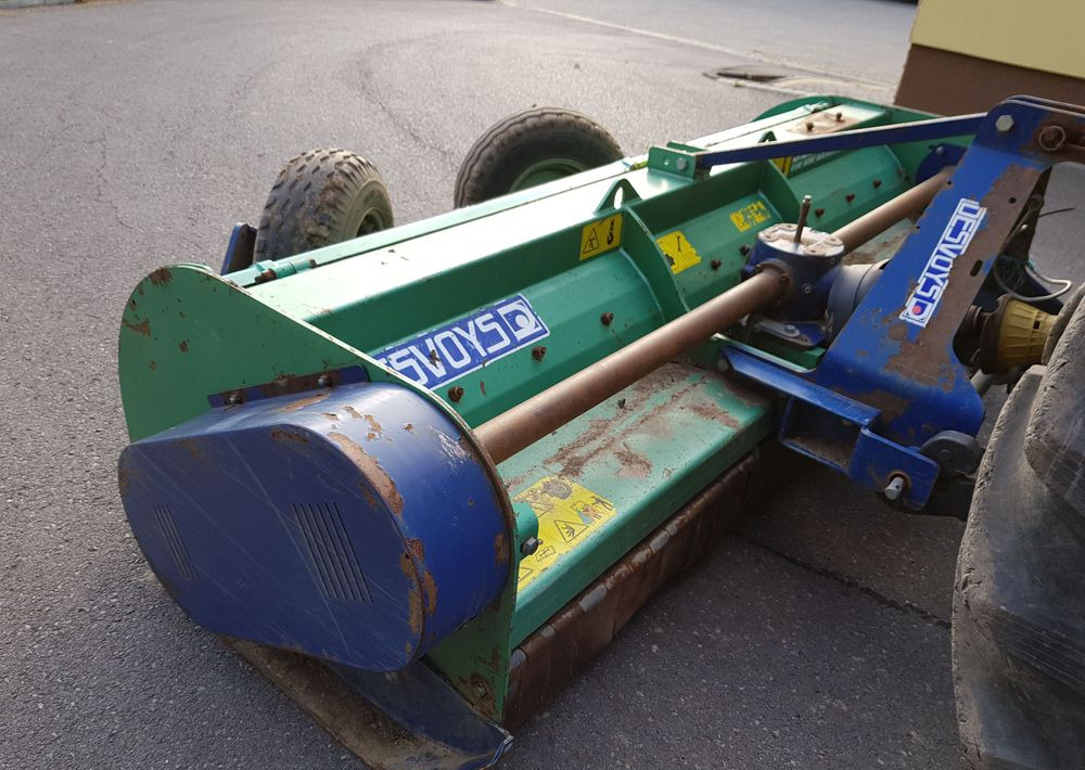 Kosiarka bijakowa Desvoys BH DR4 2011 - Szárzúzó: 4 kép. Kosiarka bijakowa Desvoys BH DR4 2011 - Szárzúzó: 4 kép.