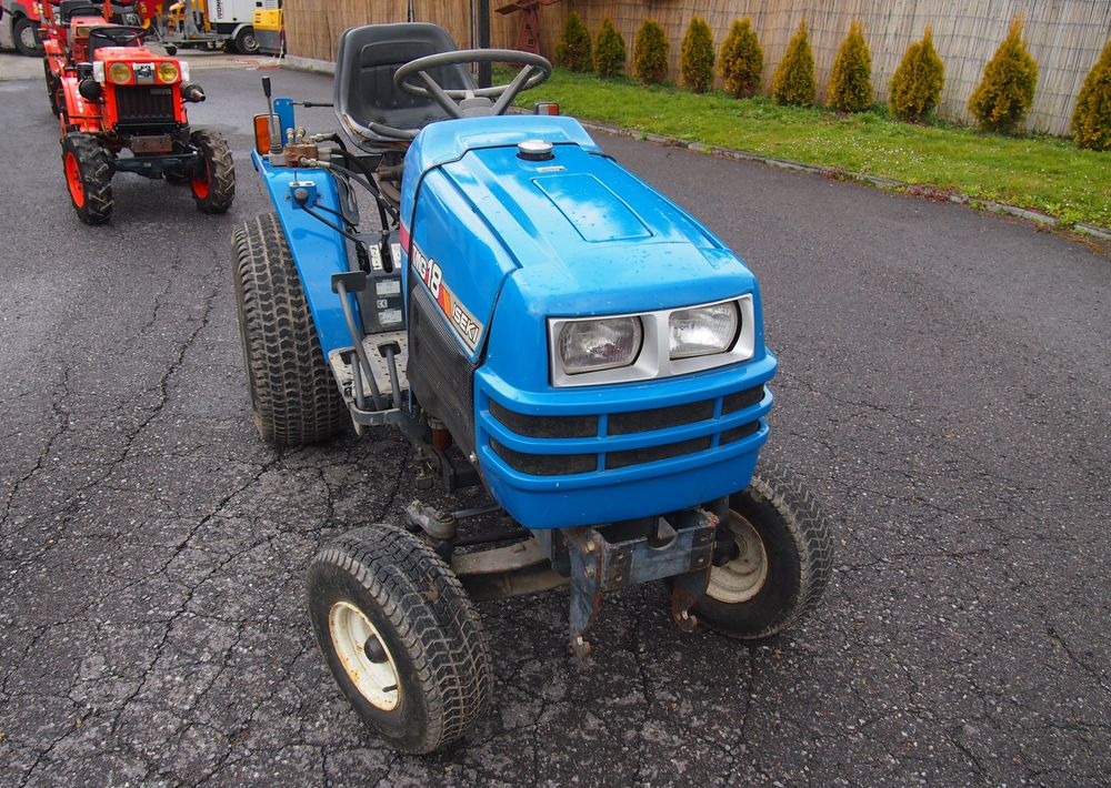 Kosiarka traktorek Iseki TMG T18 1995 hydro Diesel - Kerti fűkasza: 5 kép. Kosiarka traktorek Iseki TMG T18 1995 hydro Diesel - Kerti fűkasza: 5 kép.