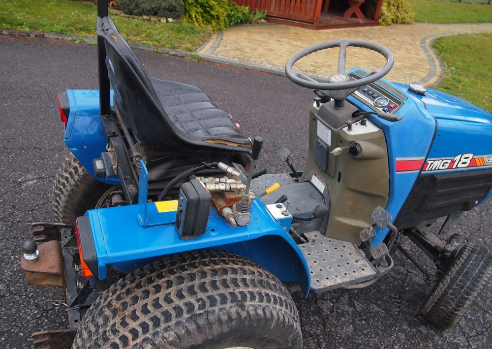 Kosiarka traktorek Iseki TMG T18 1995 hydro Diesel - Kerti fűkasza: 3 kép. Kosiarka traktorek Iseki TMG T18 1995 hydro Diesel - Kerti fűkasza: 3 kép.