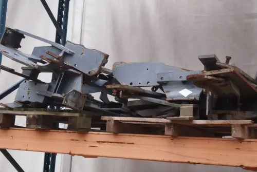 Ładowacz czołowy Tur do ciągnika MF NW JD CLAAS RENAULT - Homlokrakodó traktorhoz: 3 kép. Ładowacz czołowy Tur do ciągnika MF NW JD CLAAS RENAULT - Homlokrakodó traktorhoz: 3 kép.