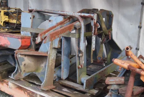 Ładowacz czołowy Tur do ciągnika MF NW JD CLAAS RENAULT - Homlokrakodó traktorhoz: 4 kép. Ładowacz czołowy Tur do ciągnika MF NW JD CLAAS RENAULT - Homlokrakodó traktorhoz: 4 kép.