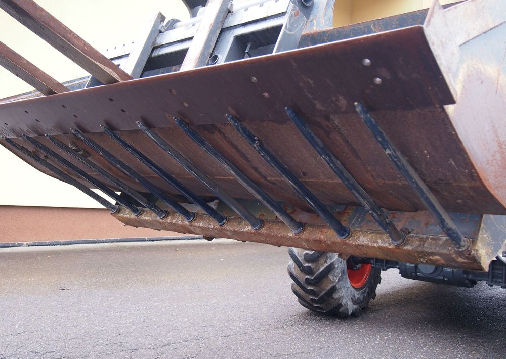 Ładowarka teleskopowa Bobcat T2556 2005 Ładowarka teleskopowa BOBCAT - Teleszkópos rakodó: 4 kép. Ładowarka teleskopowa Bobcat T2556 2005 Ładowarka teleskopowa BOBCAT - Teleszkópos rakodó: 4 kép.