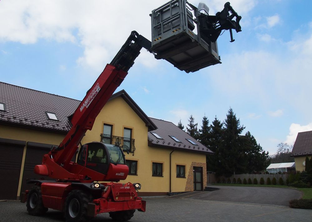 Ładowarka teleskopowa Manitou MRT 2150 Privilege MANITOU ważne UDT - Teleszkópos rakodó: 4 kép. Ładowarka teleskopowa Manitou MRT 2150 Privilege MANITOU ważne UDT - Teleszkópos rakodó: 4 kép.
