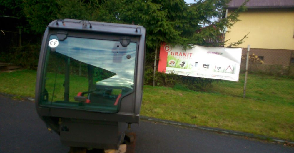 Ładowarka teleskopowa Manitou MT, MLT 2005 Kabina do Manitou - Fülke - Anyagmozgató gép: 1 kép. Ładowarka teleskopowa Manitou MT, MLT 2005 Kabina do Manitou - Fülke - Anyagmozgató gép: 1 kép.