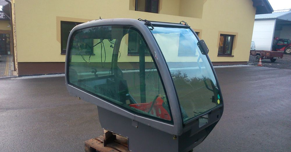 Ładowarka teleskopowa Manitou MT, MLT 2005 Kabina do Manitou - Fülke - Anyagmozgató gép: 3 kép. Ładowarka teleskopowa Manitou MT, MLT 2005 Kabina do Manitou - Fülke - Anyagmozgató gép: 3 kép.