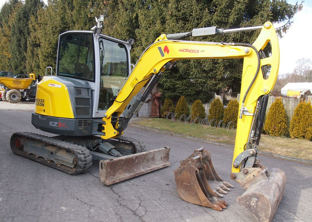 Minikoparka Wacker Neuson EZ36 2018 Minikoparka Wacker Neuson - Minikotró: 1 kép. Minikoparka Wacker Neuson EZ36 2018 Minikoparka Wacker Neuson - Minikotró: 1 kép.