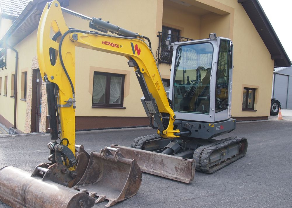 Minikoparka Wacker Neuson EZ36 2018 Minikoparka Wacker Neuson - Minikotró: 5 kép. Minikoparka Wacker Neuson EZ36 2018 Minikoparka Wacker Neuson - Minikotró: 5 kép.