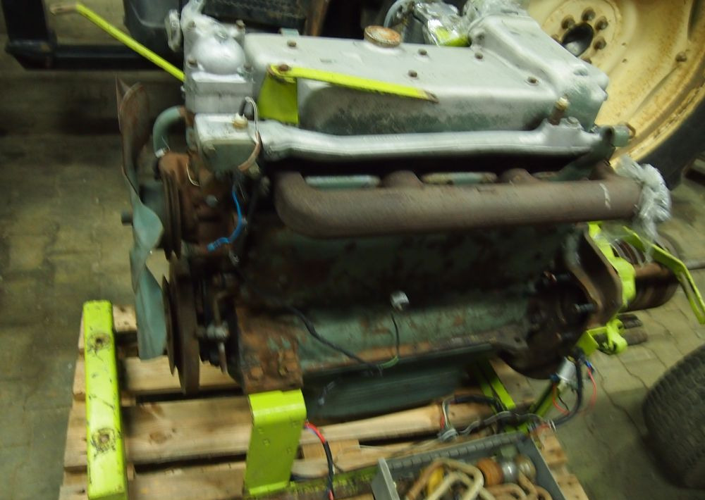 Pozostałe części Mercedes OM352 CLAAS Silnik Mercedes OM352.900-007 - Motor: 3 kép. Pozostałe części Mercedes OM352 CLAAS Silnik Mercedes OM352.900-007 - Motor: 3 kép.