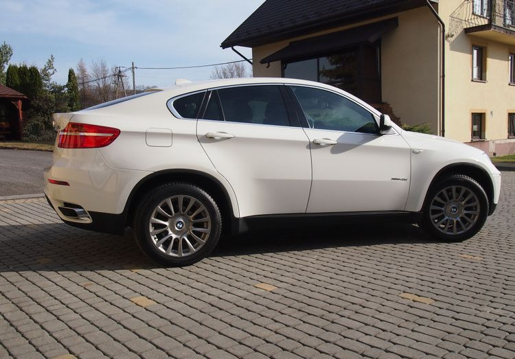Samochód BMW X6 e71 xdrive40d Individual 2012 Samochód BMW X6 Individual - Autó: 3 kép. Samochód BMW X6 e71 xdrive40d Individual 2012 Samochód BMW X6 Individual - Autó: 3 kép.