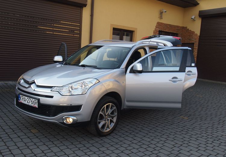 Samochód Citroen C-Crosser 2.2 HDI 2010 Samochód osobowy SUW 4x4 - Autó: 1 kép. Samochód Citroen C-Crosser 2.2 HDI 2010 Samochód osobowy SUW 4x4 - Autó: 1 kép.