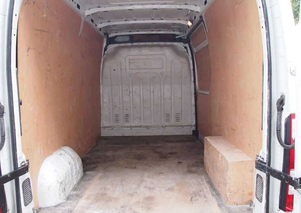 Furgon Samochód Renault Master 2015 Renault Master L2H2: 12 kép.