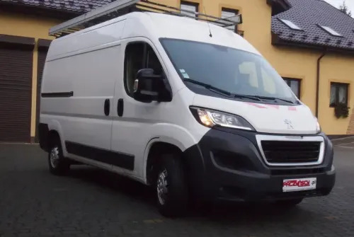 Samochody dostawcze Peugeot Boxer 2015 - Furgon: 2 kép. Samochody dostawcze Peugeot Boxer 2015 - Furgon: 2 kép.