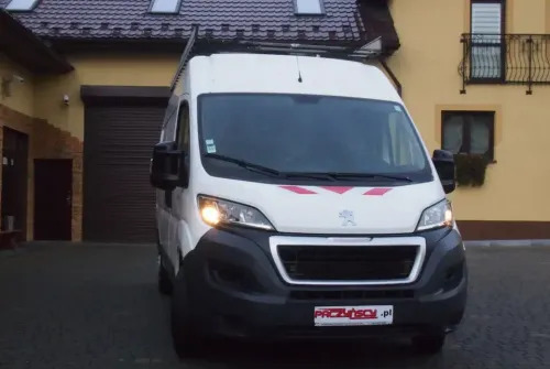 Samochody dostawcze Peugeot Boxer 2015 - Furgon: 3 kép. Samochody dostawcze Peugeot Boxer 2015 - Furgon: 3 kép.