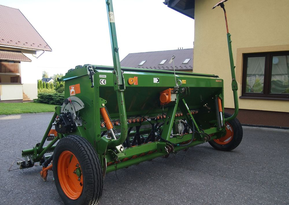 Siewnik Amazone D9 -30 2007 Siewnik Amazone - Szemenkénti vetőgép: 4 kép. Siewnik Amazone D9 -30 2007 Siewnik Amazone - Szemenkénti vetőgép: 4 kép.