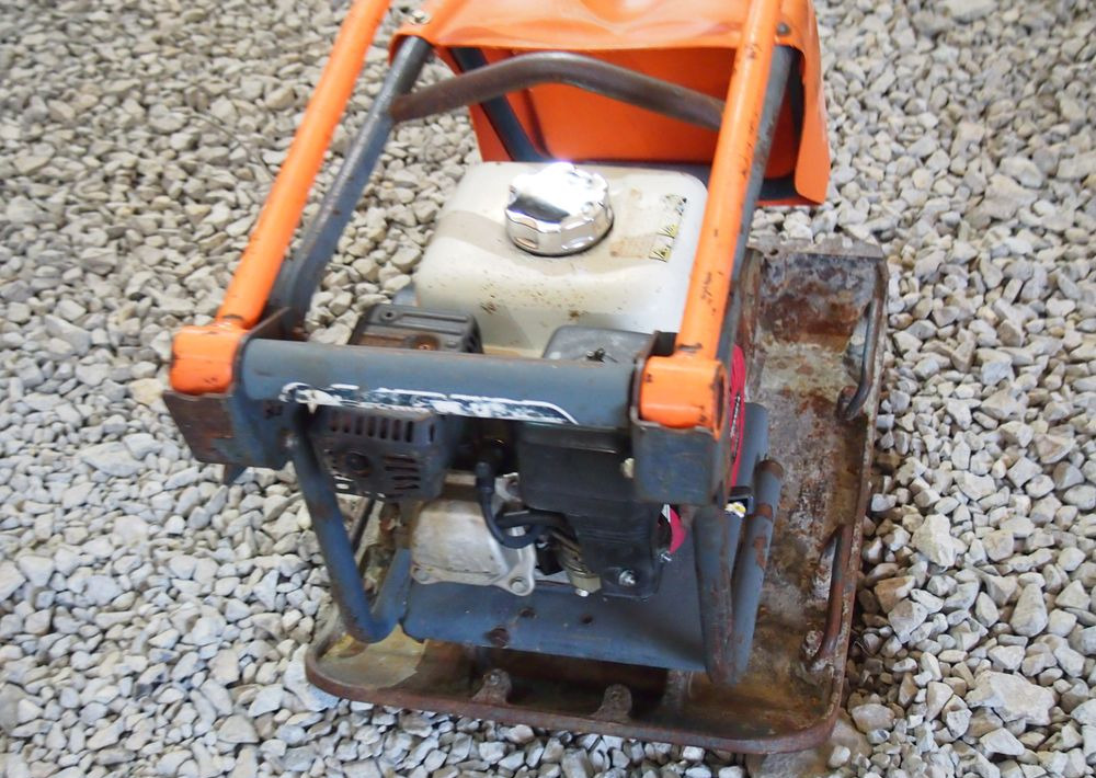 Ubijarka Belle PC5000E 2009 Zagęszczarka ubijarka Bella - Lapvibrátor: 3 kép. Ubijarka Belle PC5000E 2009 Zagęszczarka ubijarka Bella - Lapvibrátor: 3 kép.