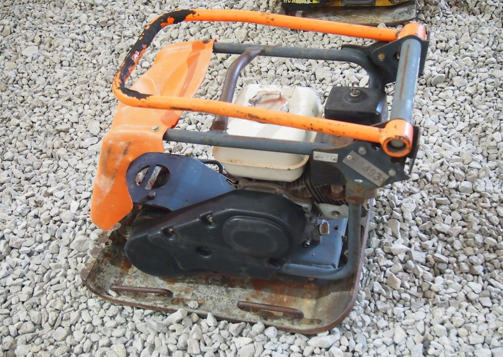 Ubijarka Belle PC5000E 2009 Zagęszczarka ubijarka Bella - Lapvibrátor: 4 kép. Ubijarka Belle PC5000E 2009 Zagęszczarka ubijarka Bella - Lapvibrátor: 4 kép.