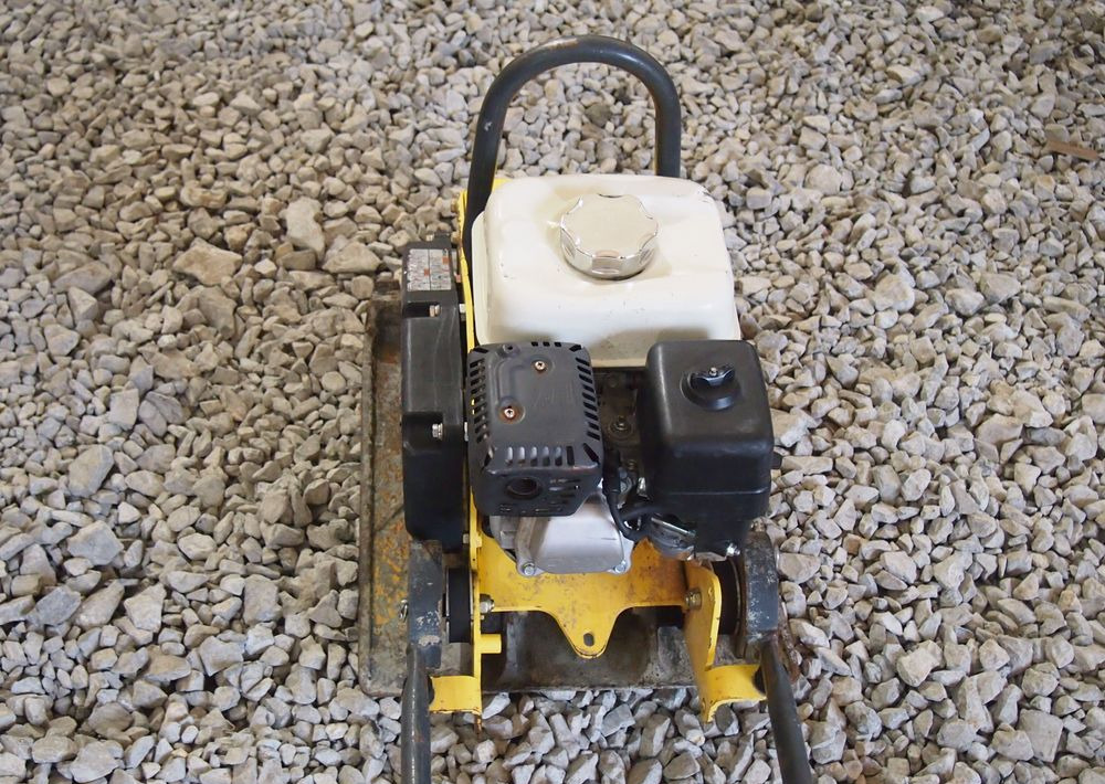 Ubijarka Bomag BVP 18/45 2019 Zagęszczarka Bomag 91 - Lapvibrátor: 2 kép. Ubijarka Bomag BVP 18/45 2019 Zagęszczarka Bomag 91 - Lapvibrátor: 2 kép.