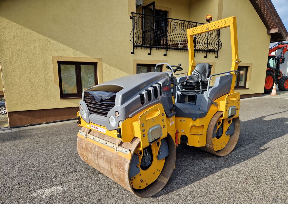 Walec Hamm HD14VV 2014 Walec HAMM HD 14VV silnik KUBOTA - Henger: 1 kép. Walec Hamm HD14VV 2014 Walec HAMM HD 14VV silnik KUBOTA - Henger: 1 kép.