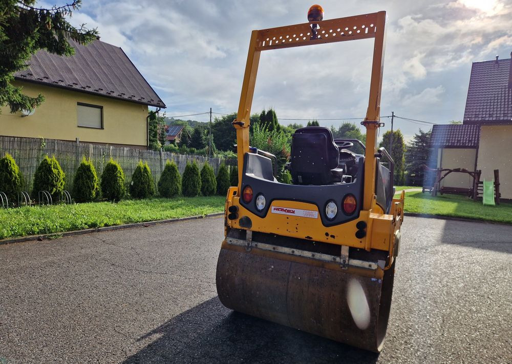 Walec Hamm HD14VV 2014 Walec HAMM HD 14VV silnik KUBOTA - Henger: 5 kép. Walec Hamm HD14VV 2014 Walec HAMM HD 14VV silnik KUBOTA - Henger: 5 kép.