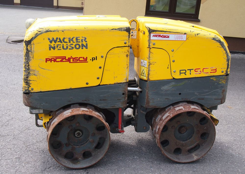 Walec Wacker RT-SC3 2015 Walec kołek - Henger: 2 kép. Walec Wacker RT-SC3 2015 Walec kołek - Henger: 2 kép.